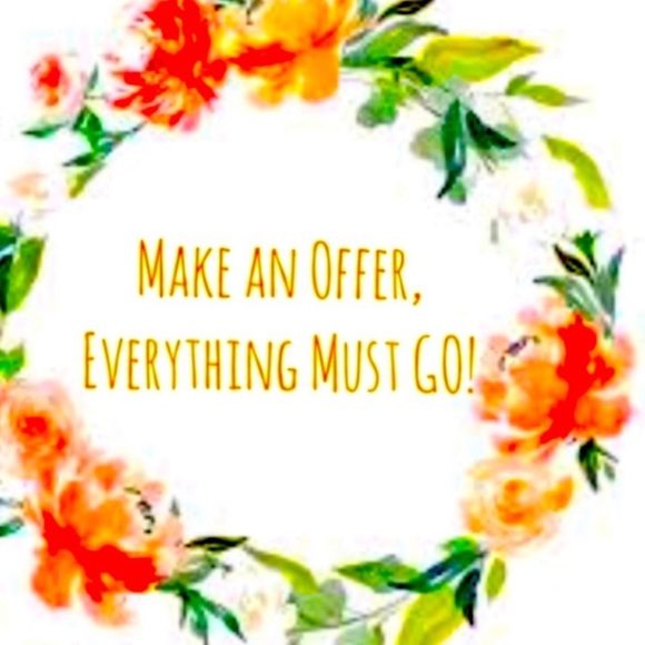 Meet your posher Hanna! ❤️!Bundle🔴5 FOR $20 as long as the box in under 5 lbs - Picture 8 of 16